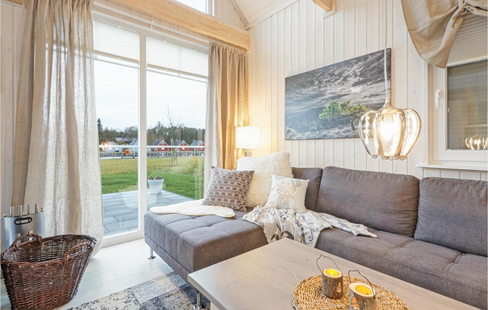 2 Bedroom Stunning Home In Zerpenschleuse Extérieur photo